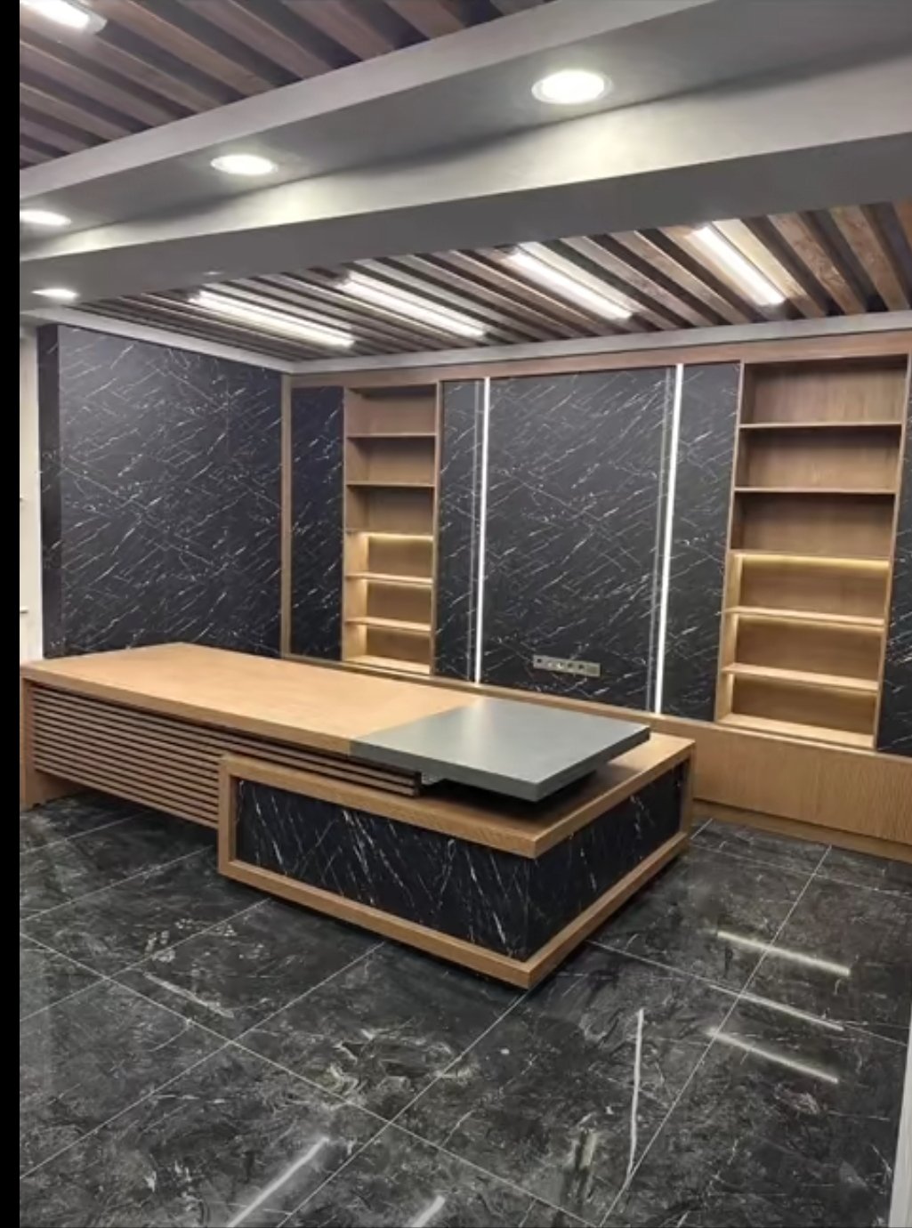 Salon ve yaşam alanlarına özel ahşap mobilya çözümleri üreterek estetik, konfor ve işlevselliği bir araya getiriyoruz.